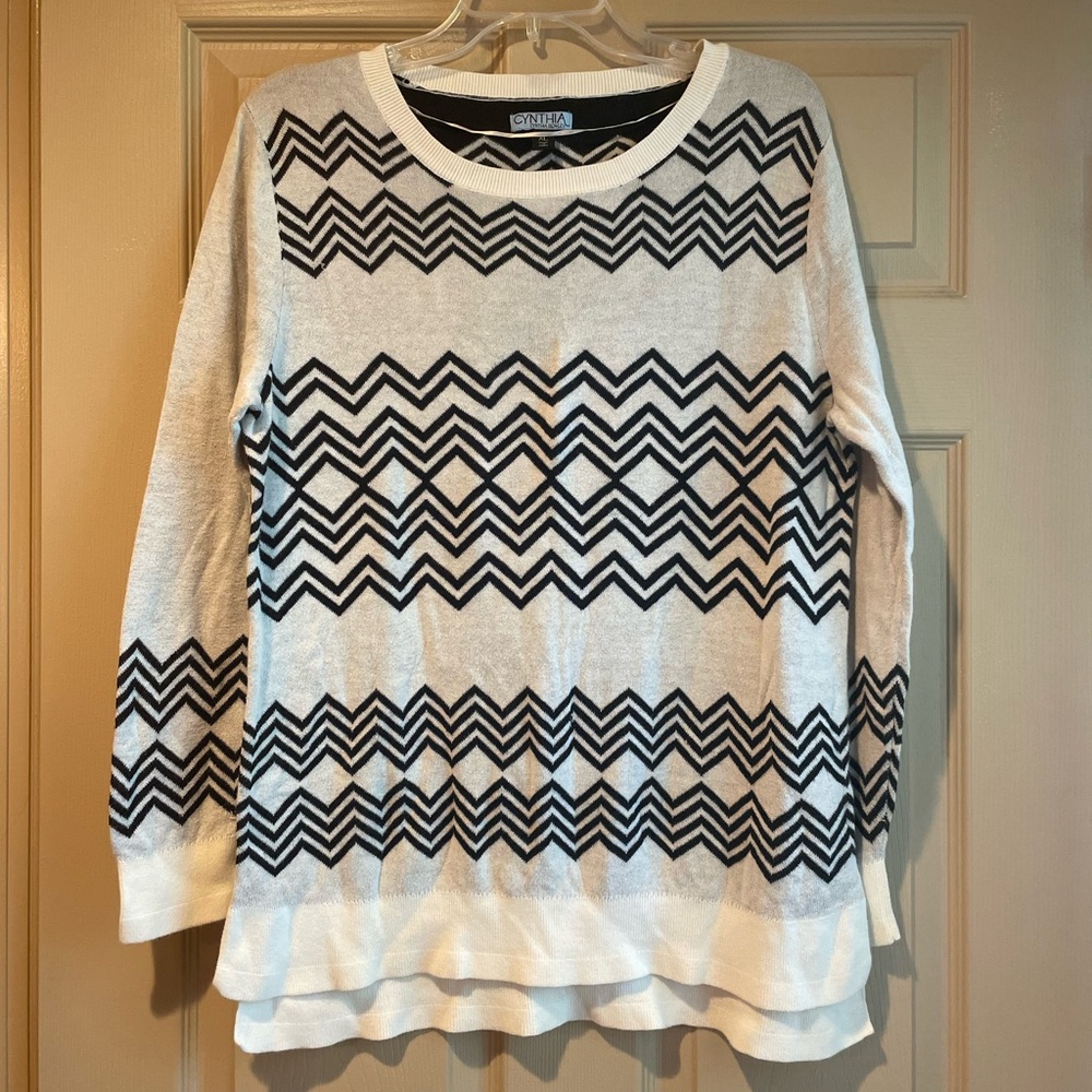 Cynthia Rowley Black and Cream Chevron Knit Long Sleeve Sweater, Size XL